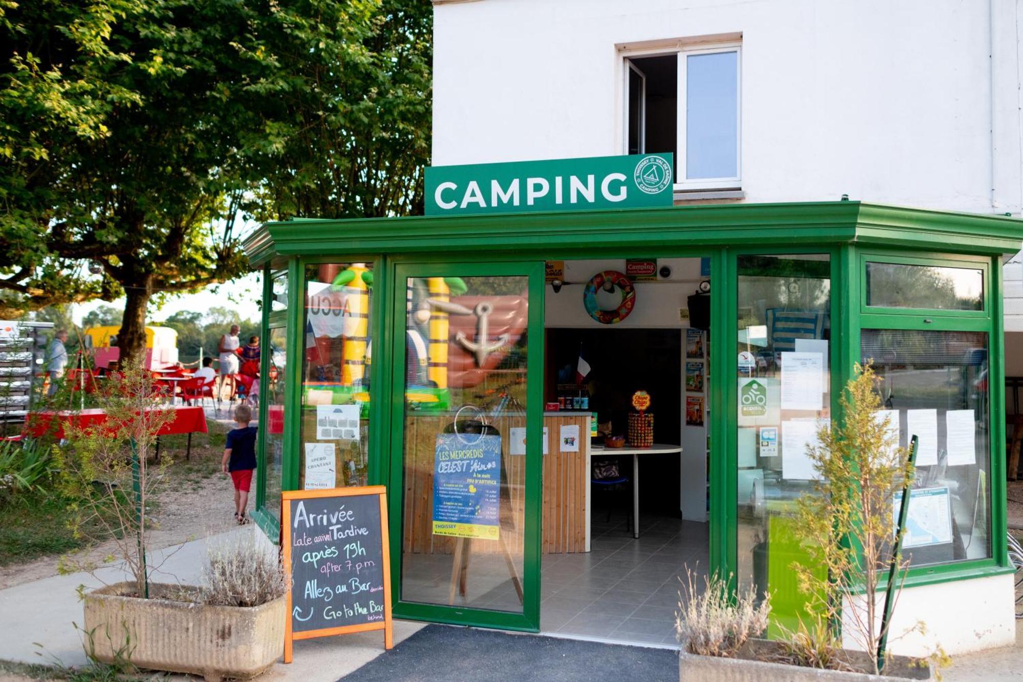 Camping De Thoissey *** Exteriör bild