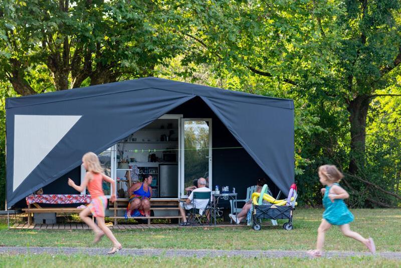 Camping De Thoissey *** Exteriör bild